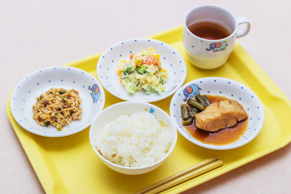 国産・アレルギー対応の給食・手作りおやつ