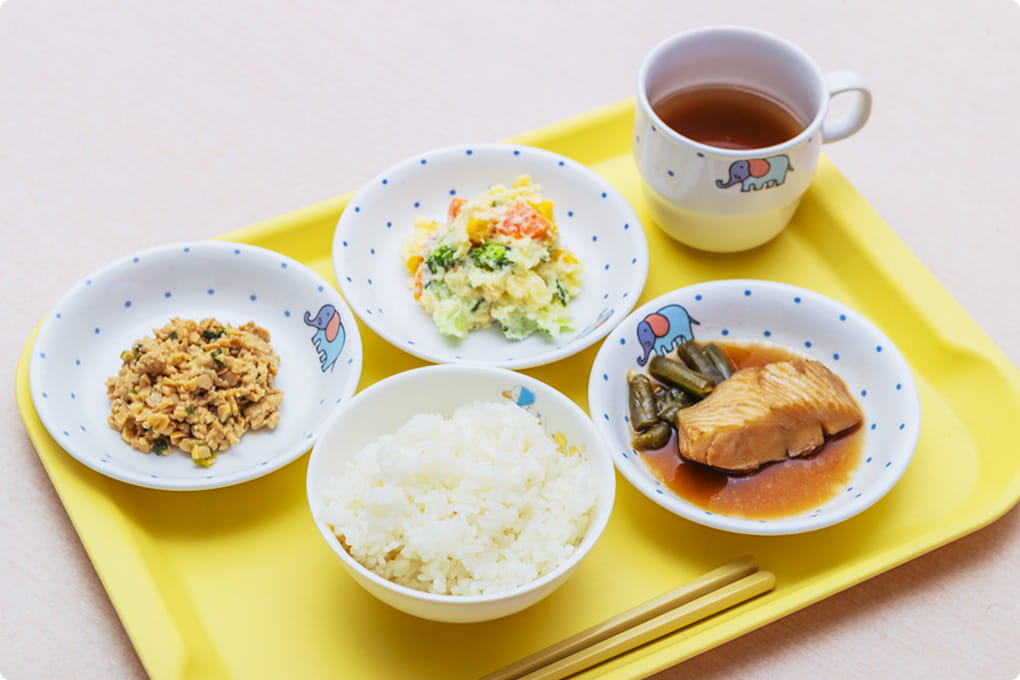 国産・アレルギー対応の給食・手作りおやつ