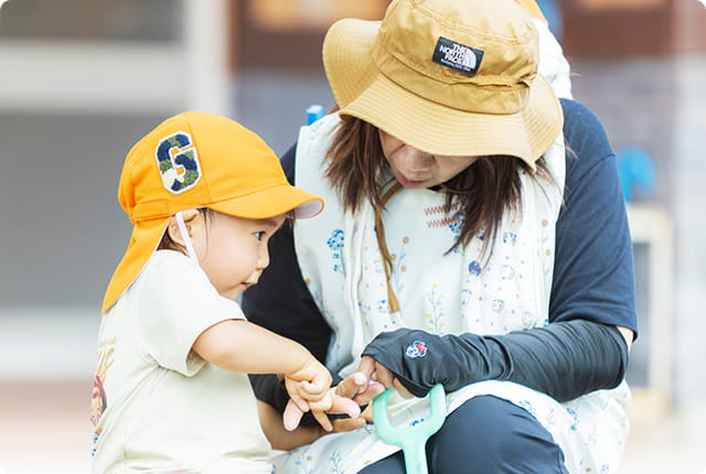 保育士資格有資格者を１００％配属