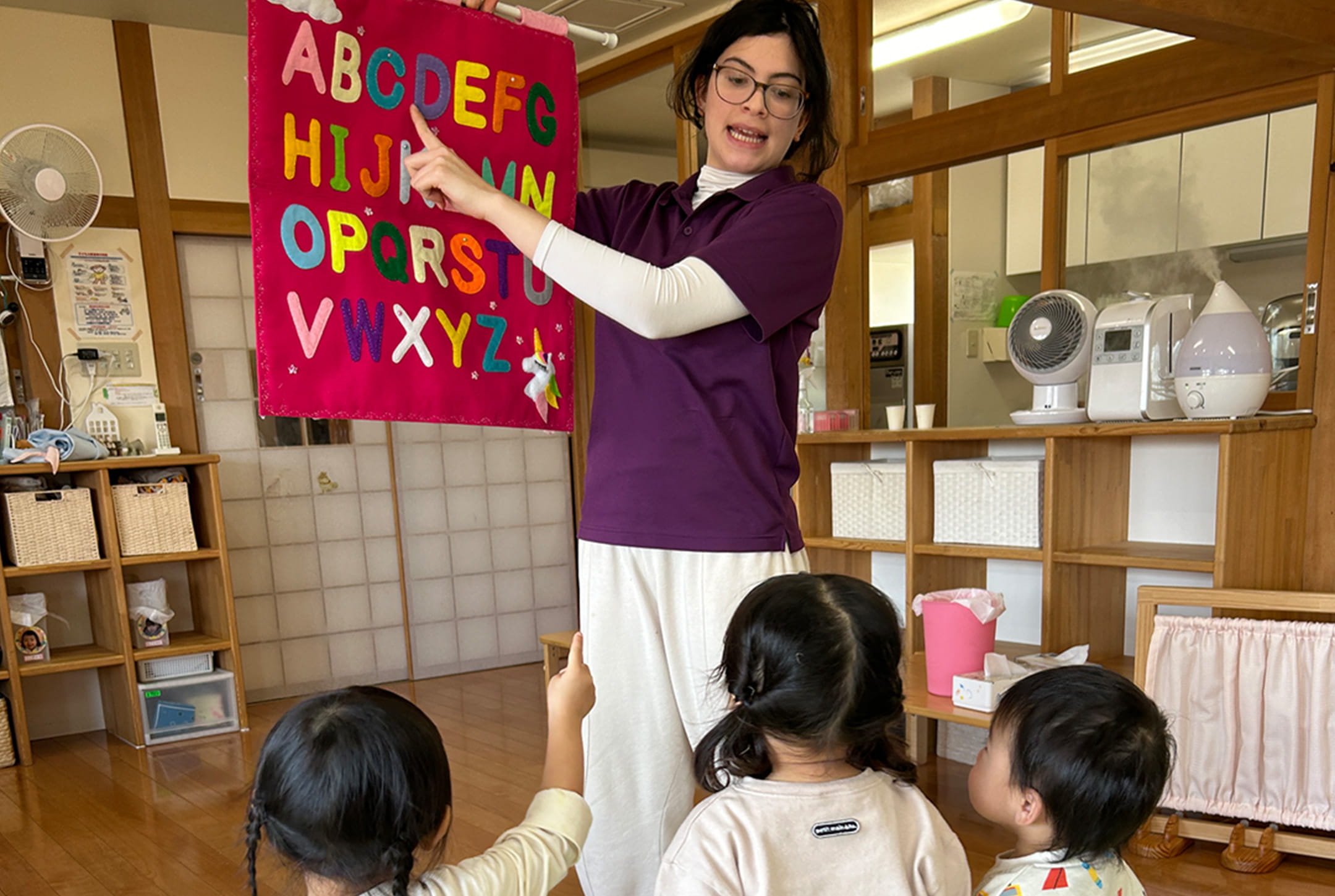 英語を学ぶ子どもたち